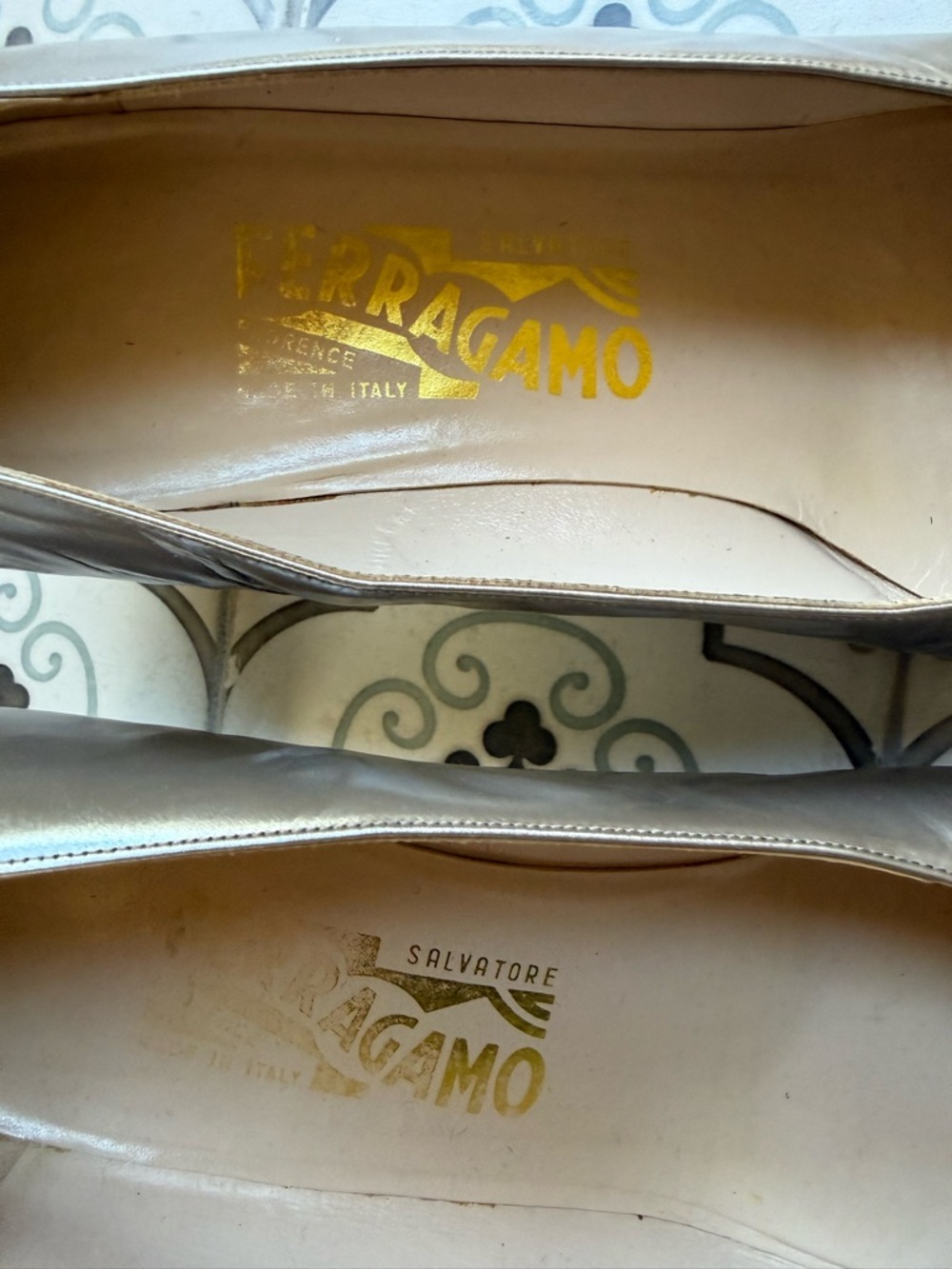 Vintage Salvatore Ferragamo Dale Metallic Taupe Leather Pointed-Toe Shoes - Picture 2 of 9